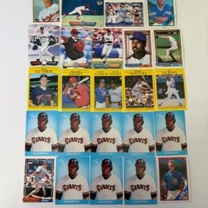 Mixed Lot of 24 Loose Cards Baseball Trading Cards